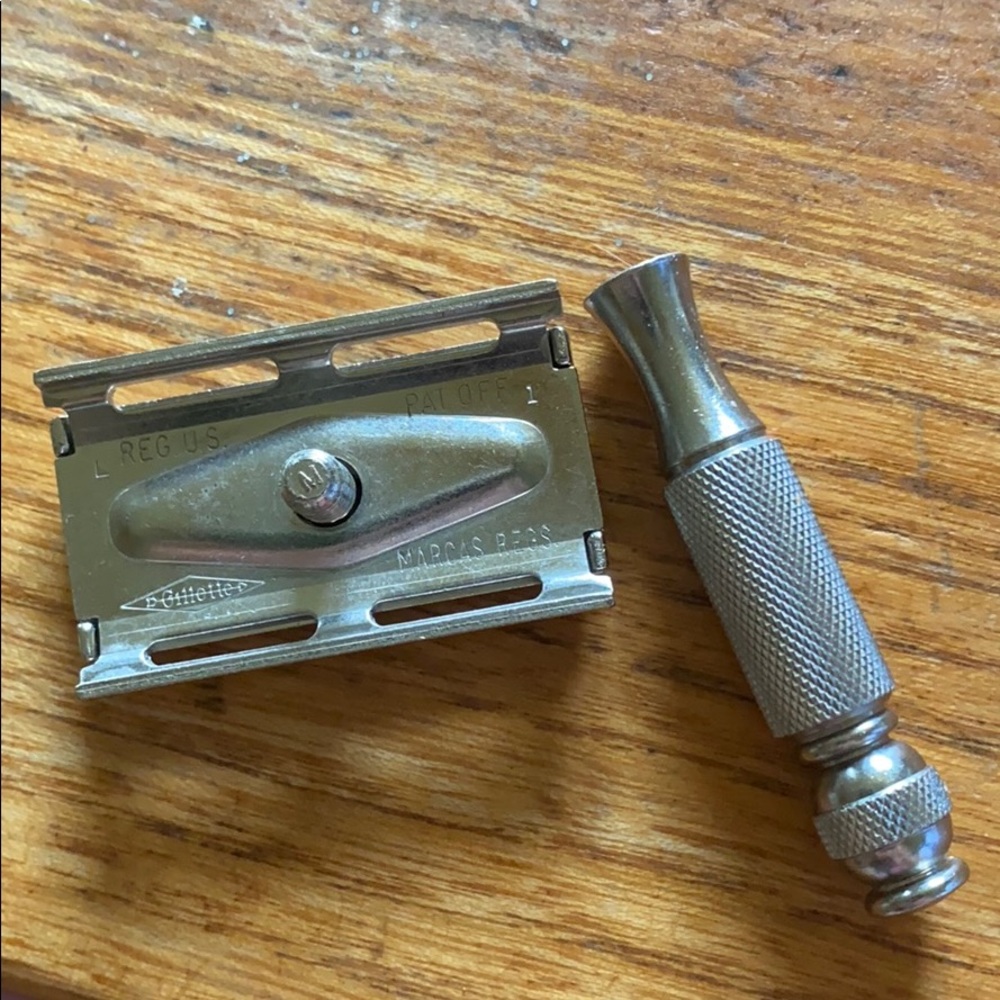 Gillette Silver Safety Razor Head - Silver - Picture 8 of 9